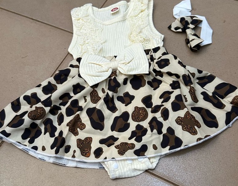 Miniature Grenouillère type fille 